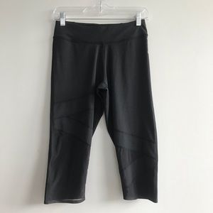 REEBOK CAPRI TIGHT WITH MESH PANELS